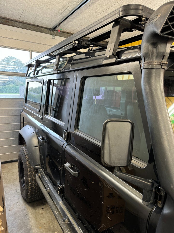 Land Rover Defender 110 2,4 Adventure Van 5d