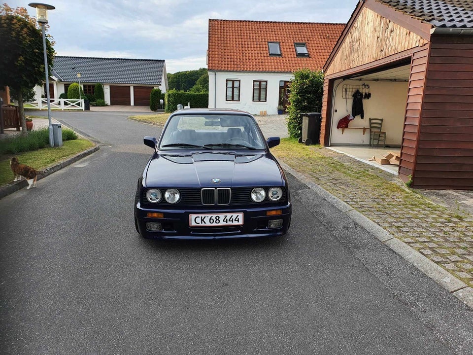 BMW 320i 2,0  2d