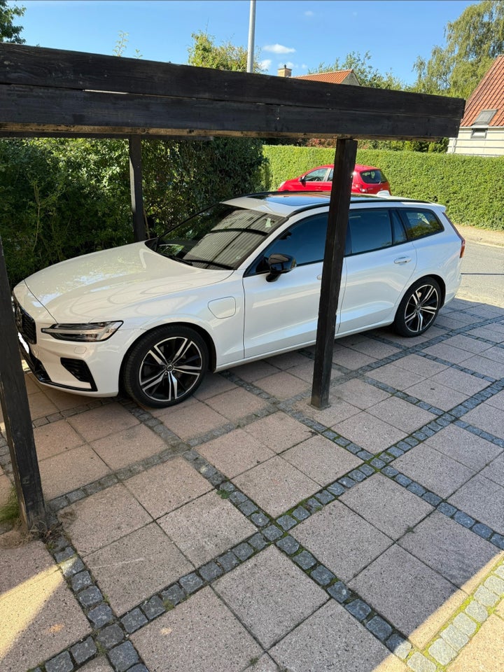 Volvo V60 2,0 T6 ReCharge R-Design aut. AWD 5d