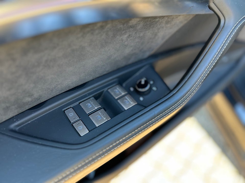 Audi e-tron S quattro 5d