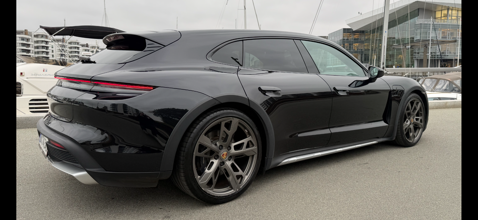 Porsche Taycan 4 Performance+ Cross Turismo 5d