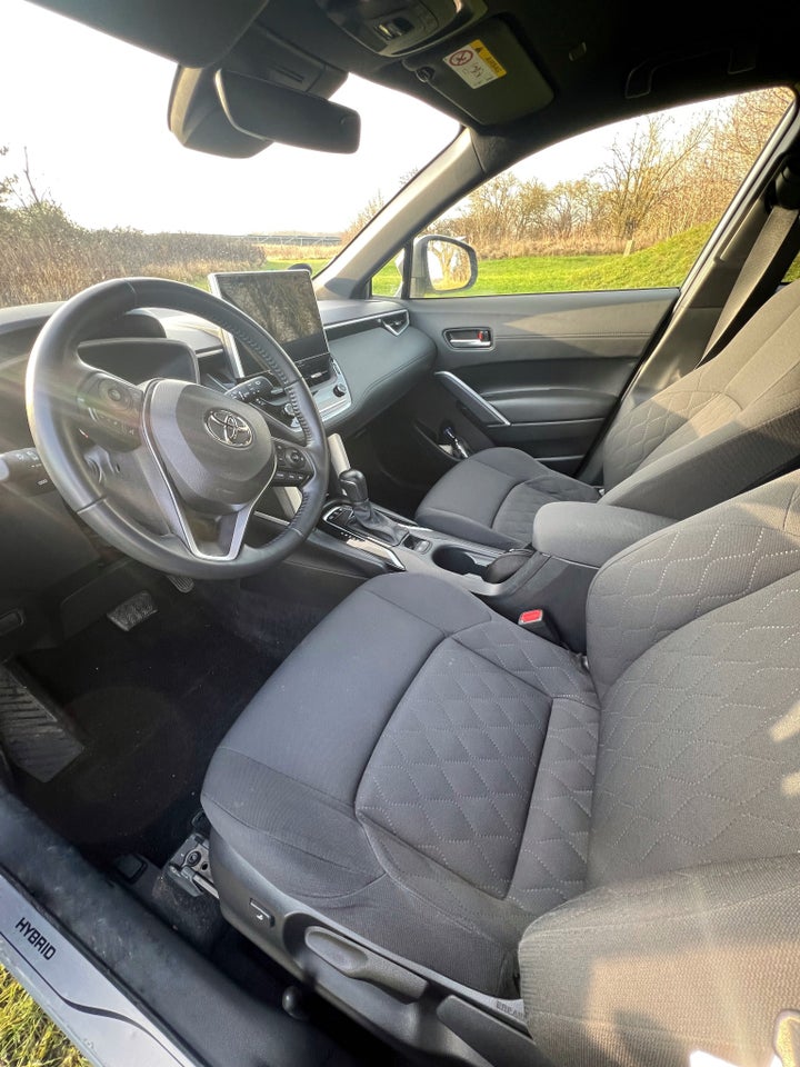 Toyota Corolla Cross 2,0 Hybrid Style CVT 5d