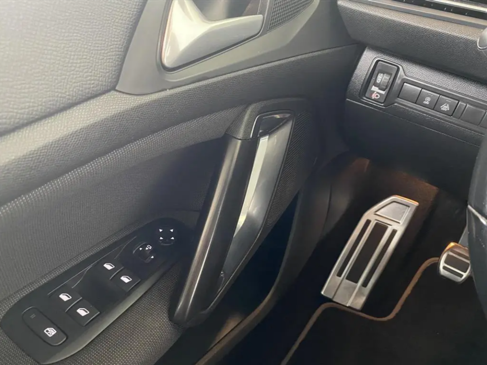 Peugeot 308 1,2 e-THP 130 Selection Sky SW 5d