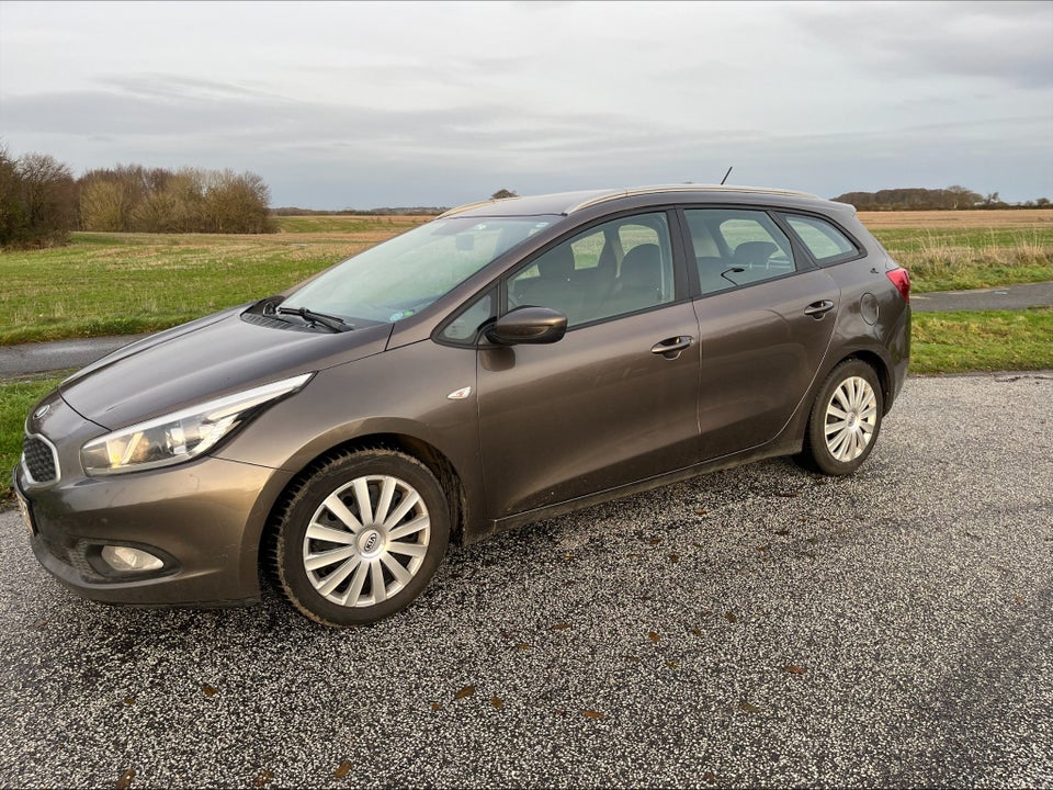 Kia Ceed 1,6 CRDi 128 Active SW 5d