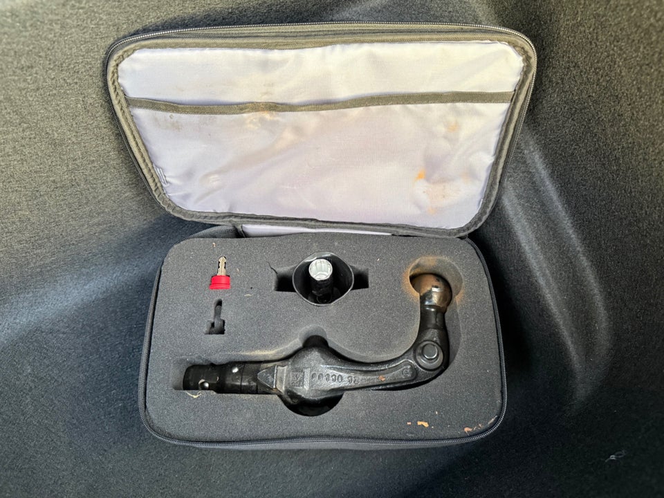 Tesla Model Y Long Range AWD 5d