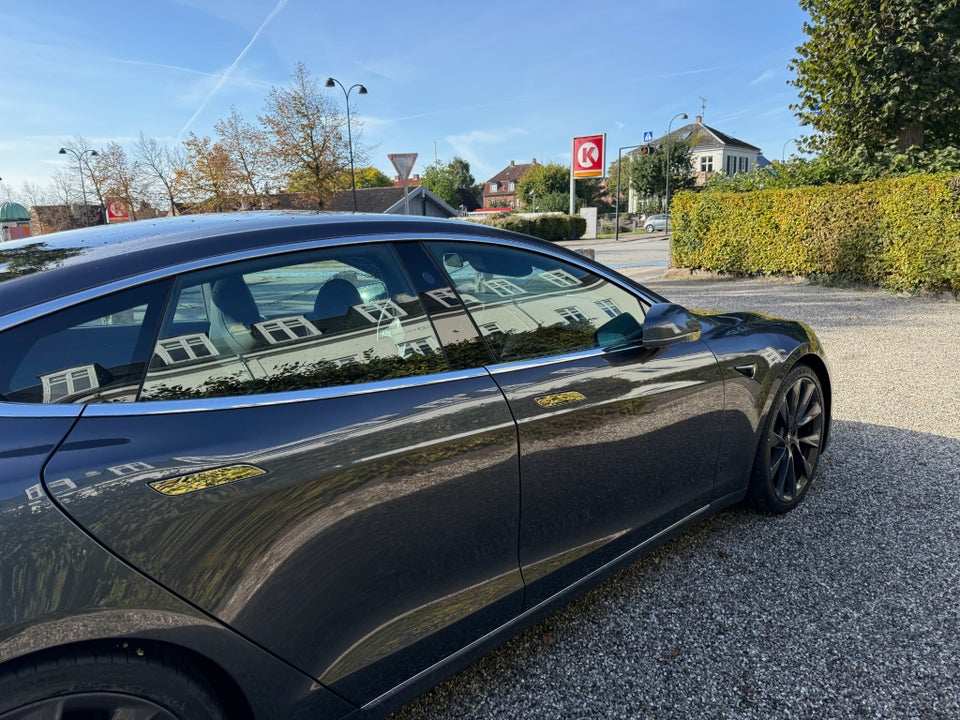 Tesla Model S Standard Range AWD 5d