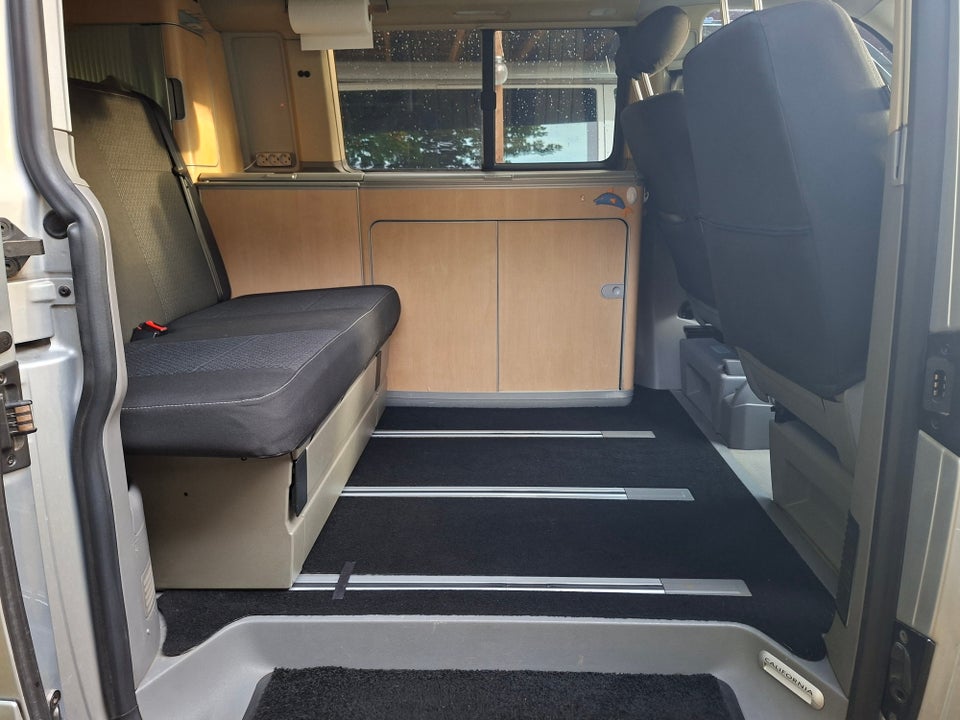 VW California 2,5 TDi 130 Comfortline 4d