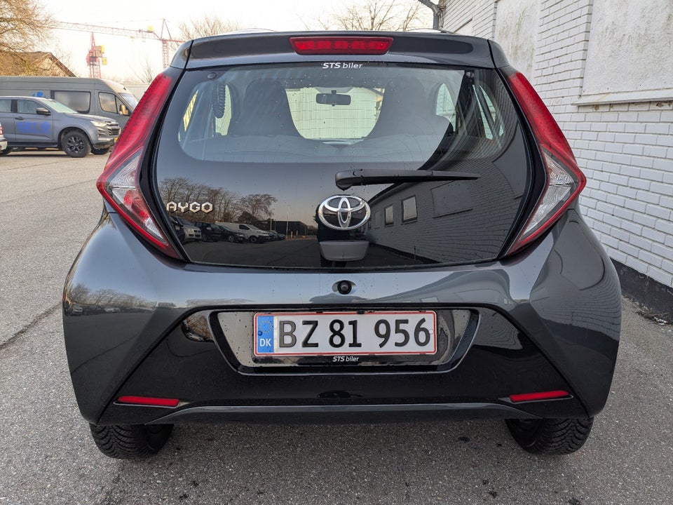 Toyota Aygo 1,0 VVT-i x-play 5d