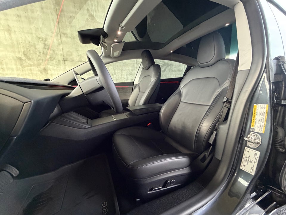 Tesla Model 3 Long Range AWD 4d