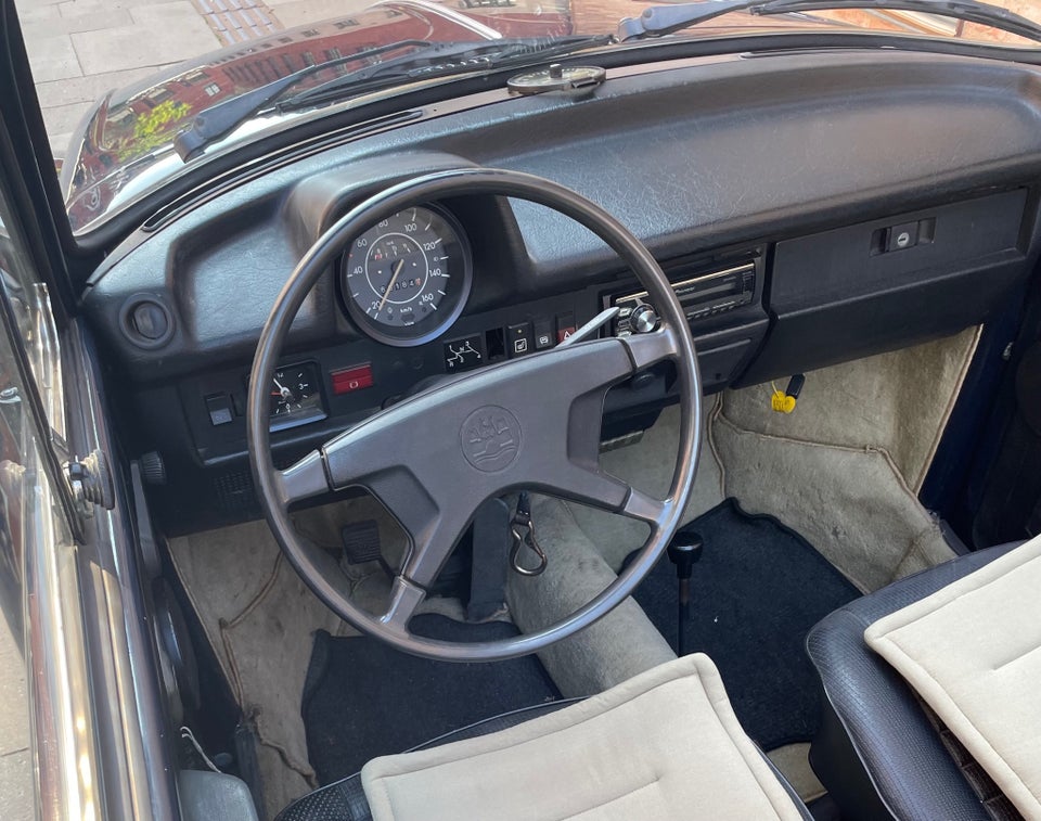 VW 1303 1,6 Cabriolet 2d
