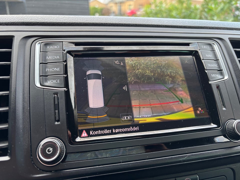 VW Caravelle 2,0 TDi 150 Comfortline DSG kort