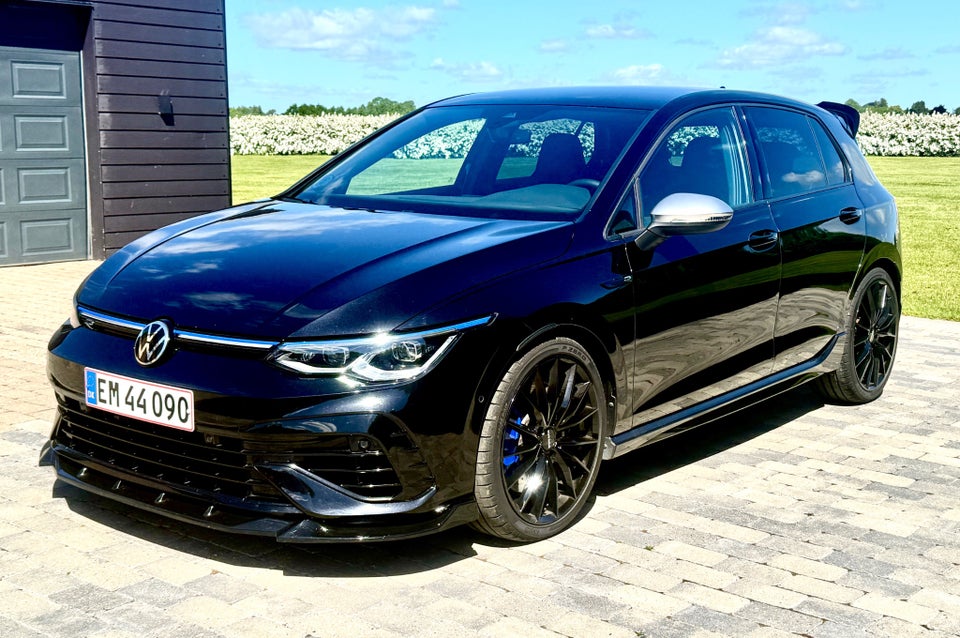 VW Golf VIII 2,0 R DSG 4Motion 5d