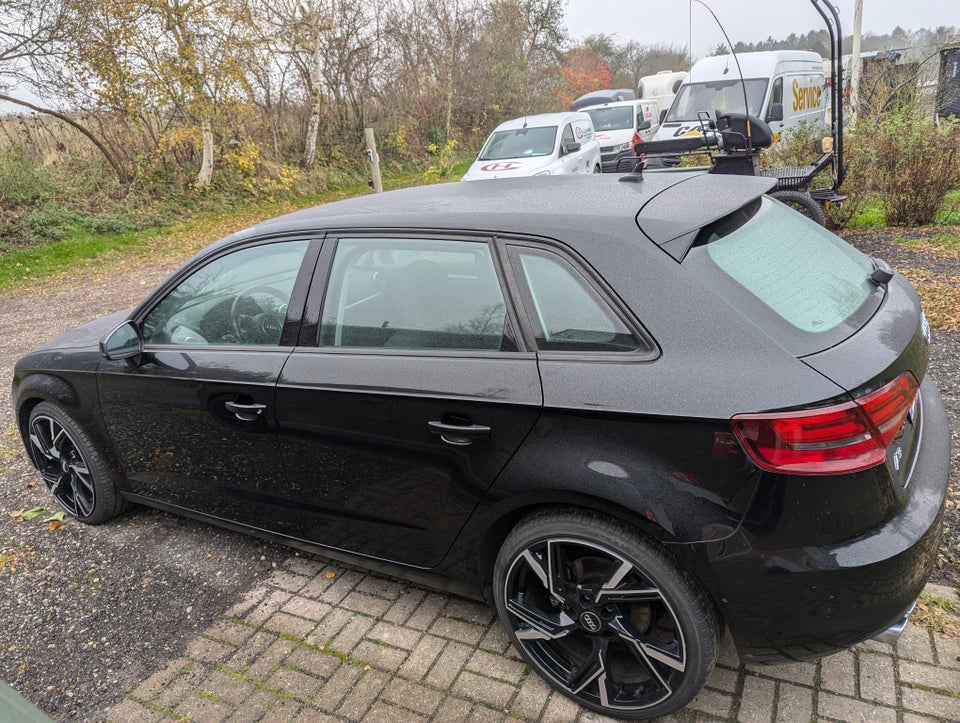 Audi A3 2,0 TDi 150 Ambiente Sportback 5d