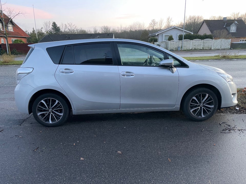 Toyota Verso 1,8 VVT-i T2 Premium 7prs 5d