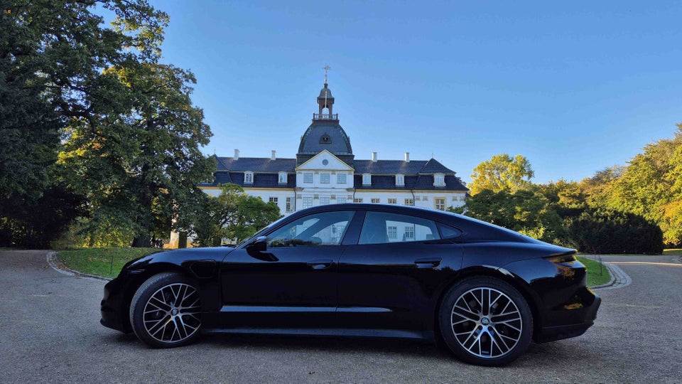 Porsche Taycan Performance+ 4d