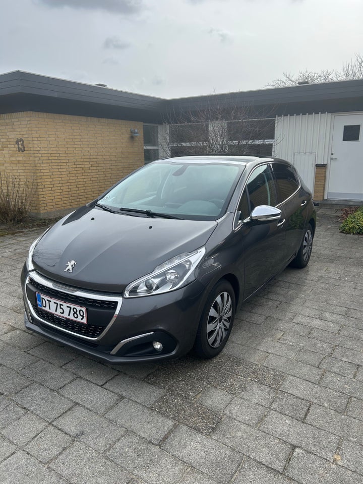 Peugeot 208 1,6 BlueHDi 100 Allure Sky 5d