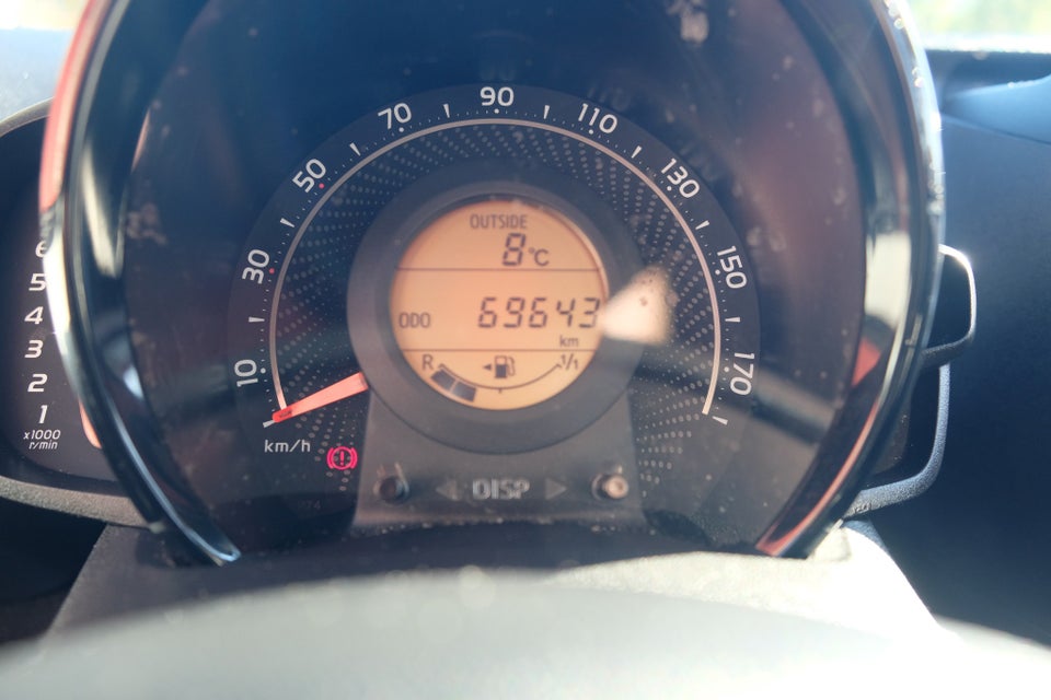 Toyota Aygo 1,0 VVT-i x-press 5d