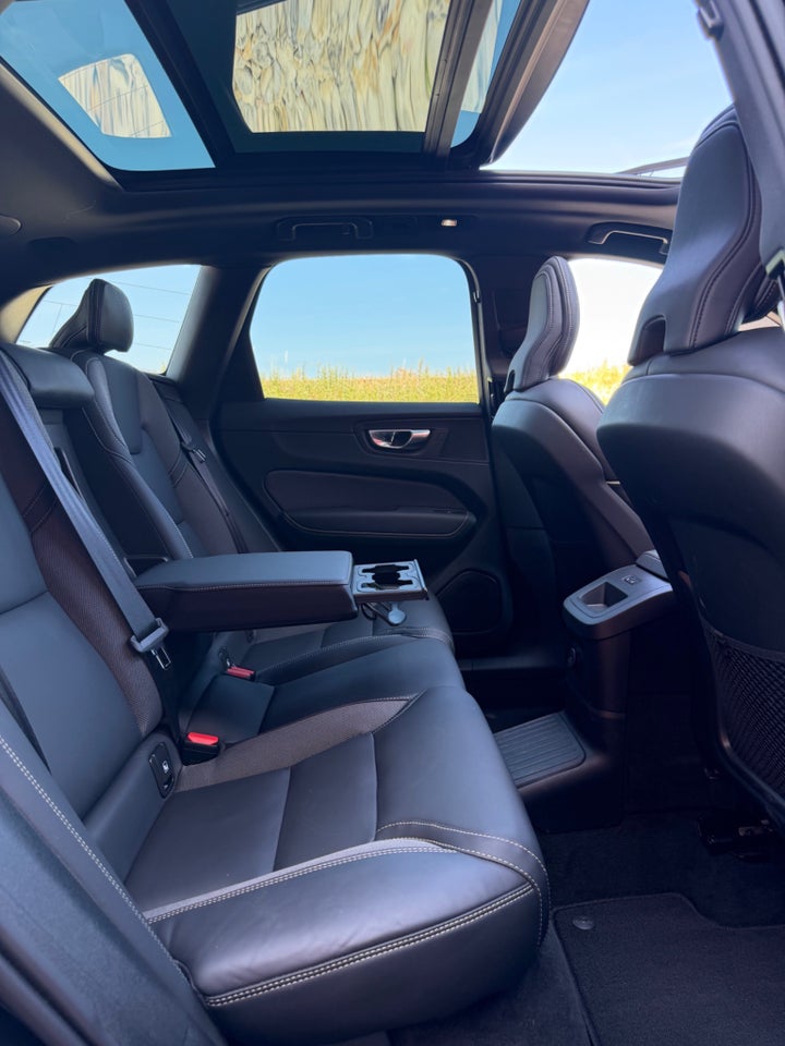 Volvo XC60 2,0 T6 ReCharge Black Edition aut. AWD 5d