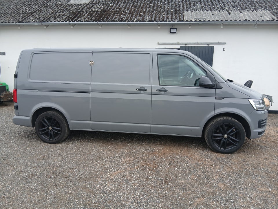 VW Transporter 2,0 TDi 150 Kassevogn DSG lang