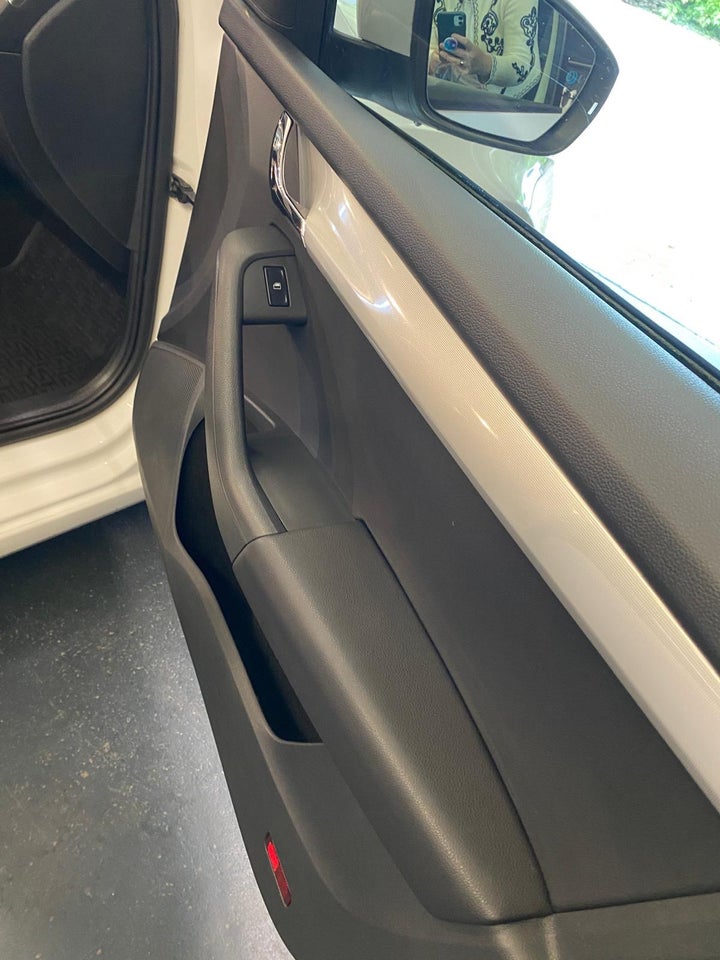 Skoda Octavia 1,6 TDi 105 Active 5d