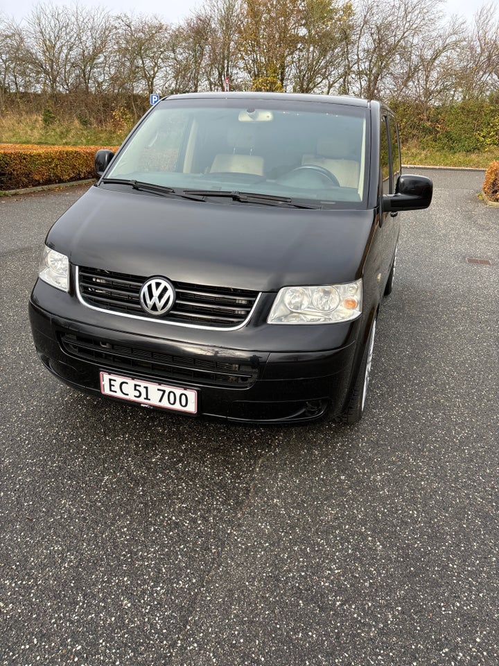 VW Multivan 2,5 TDi 174 Highline aut. 7prs 5d