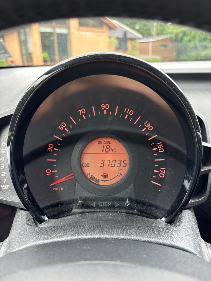 Toyota Aygo 1,0 VVT-i x-wave Sky 5d