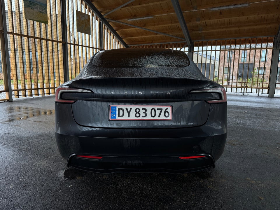 Tesla Model 3 RWD 4d