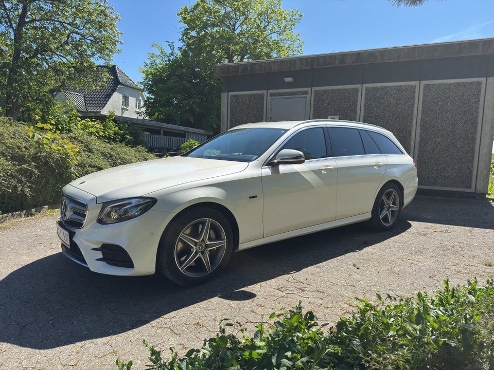 Mercedes E300 de 2,0 AMG Line stc. aut. 5d
