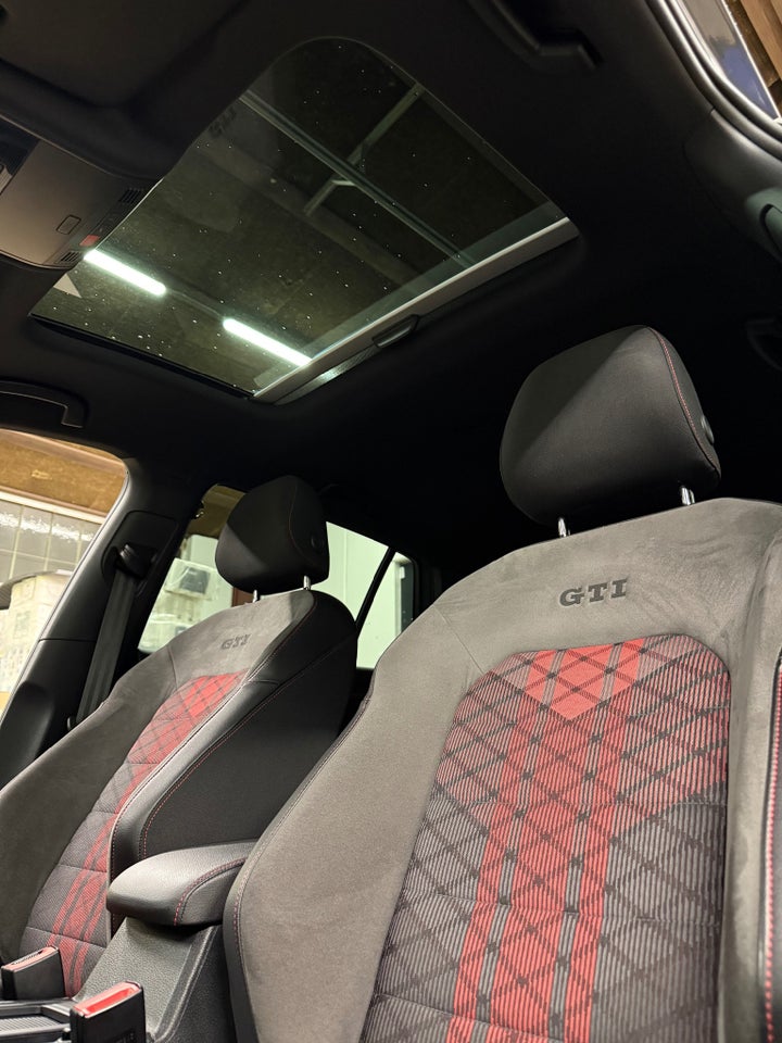 VW Golf VII 2,0 GTi TCR DSG 5d