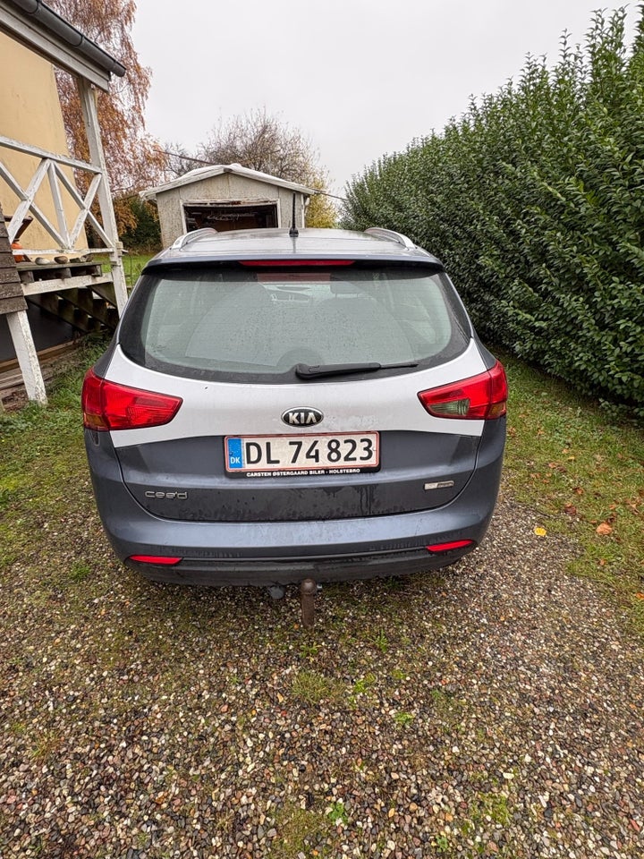 Kia Ceed 1,6 CRDi 128 Family SW 5d