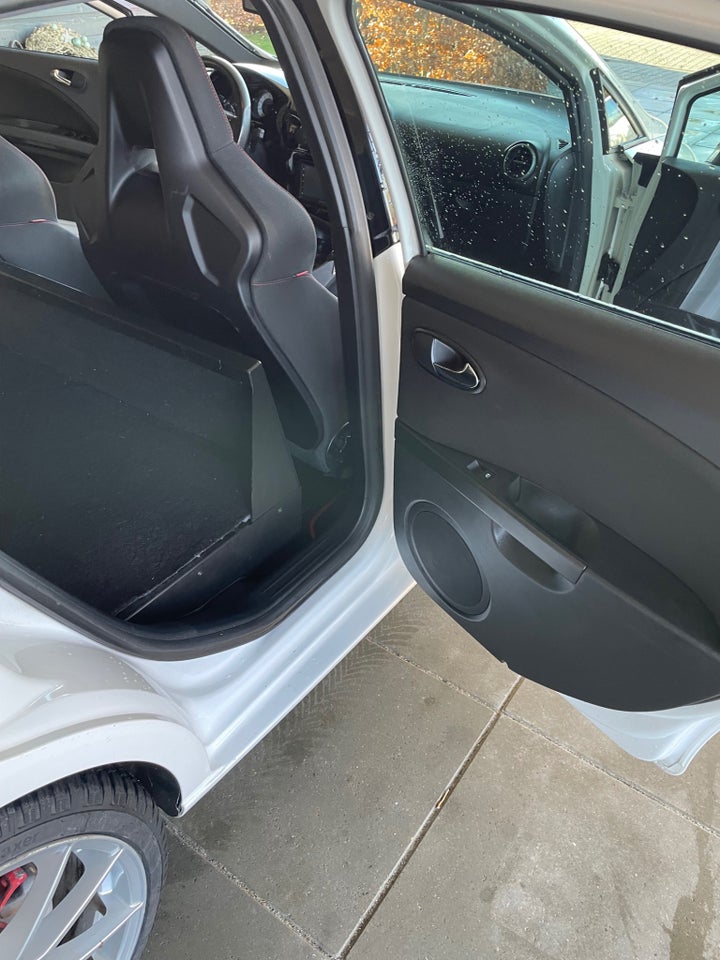 Seat Leon 2,0 TSi 241 Cupra Van 5d