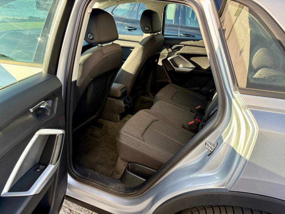 Audi Q3 45 TFSi e Attitude plus S-tr. 5d