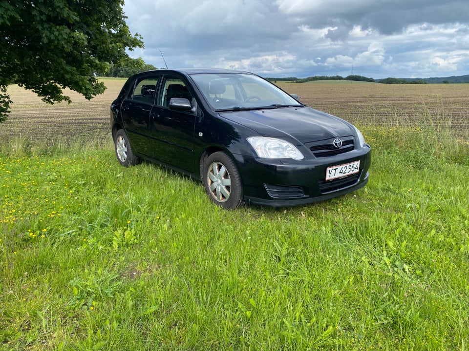 Toyota Corolla 1,6 Luna 5d