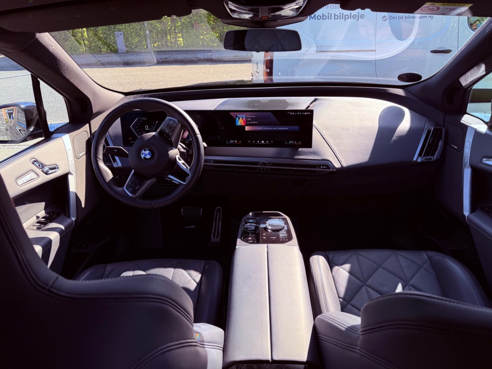 BMW iX xDrive60 Fully Charged 5d