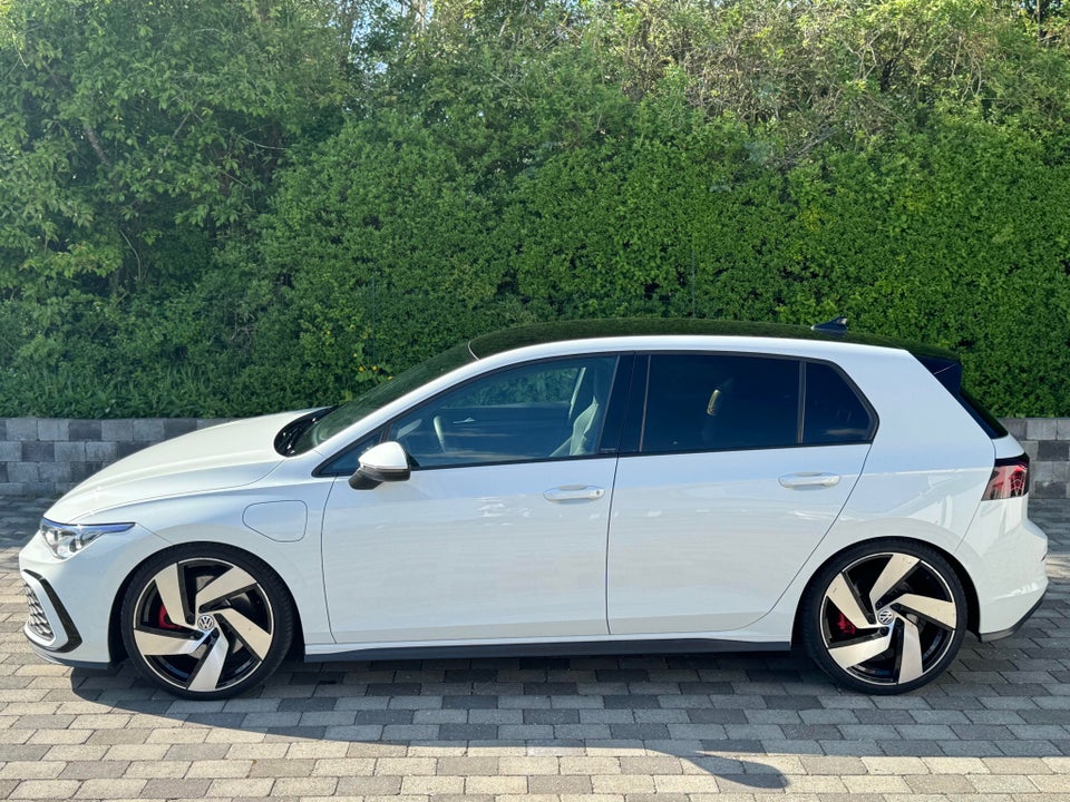 VW Golf VIII 1,4 GTE DSG 5d