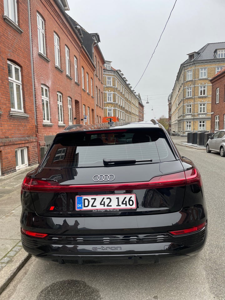 Audi Q8 e-tron 50 S-line quattro 5d