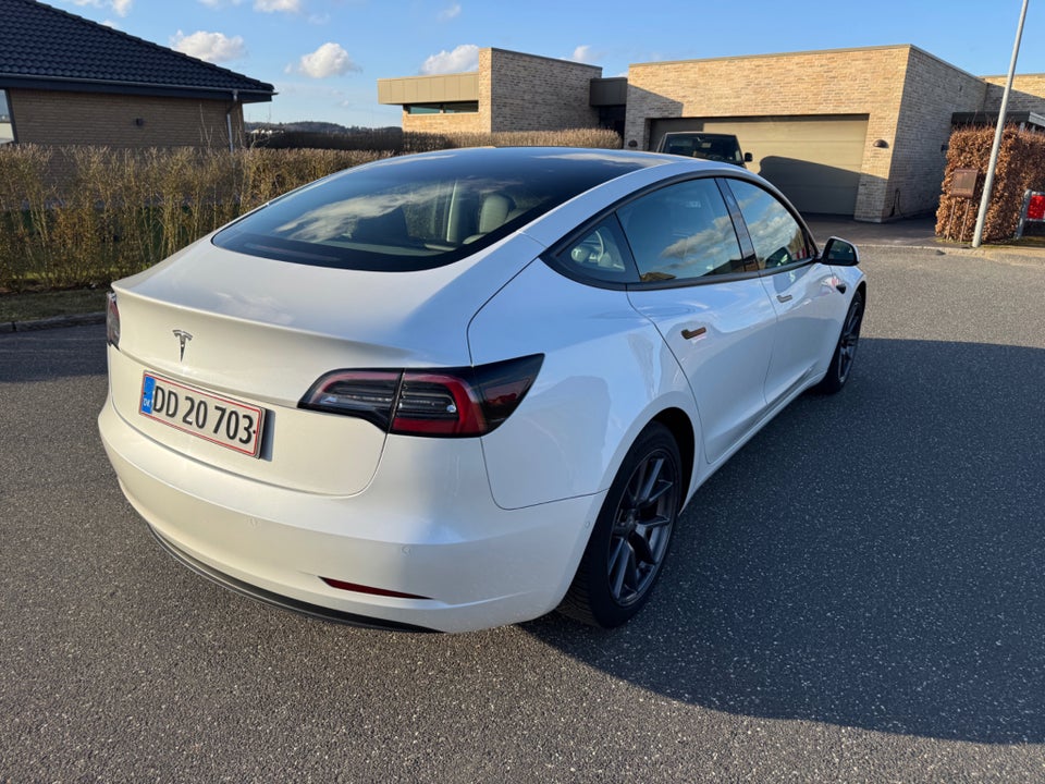 Tesla Model 3 Standard Range+ RWD 4d