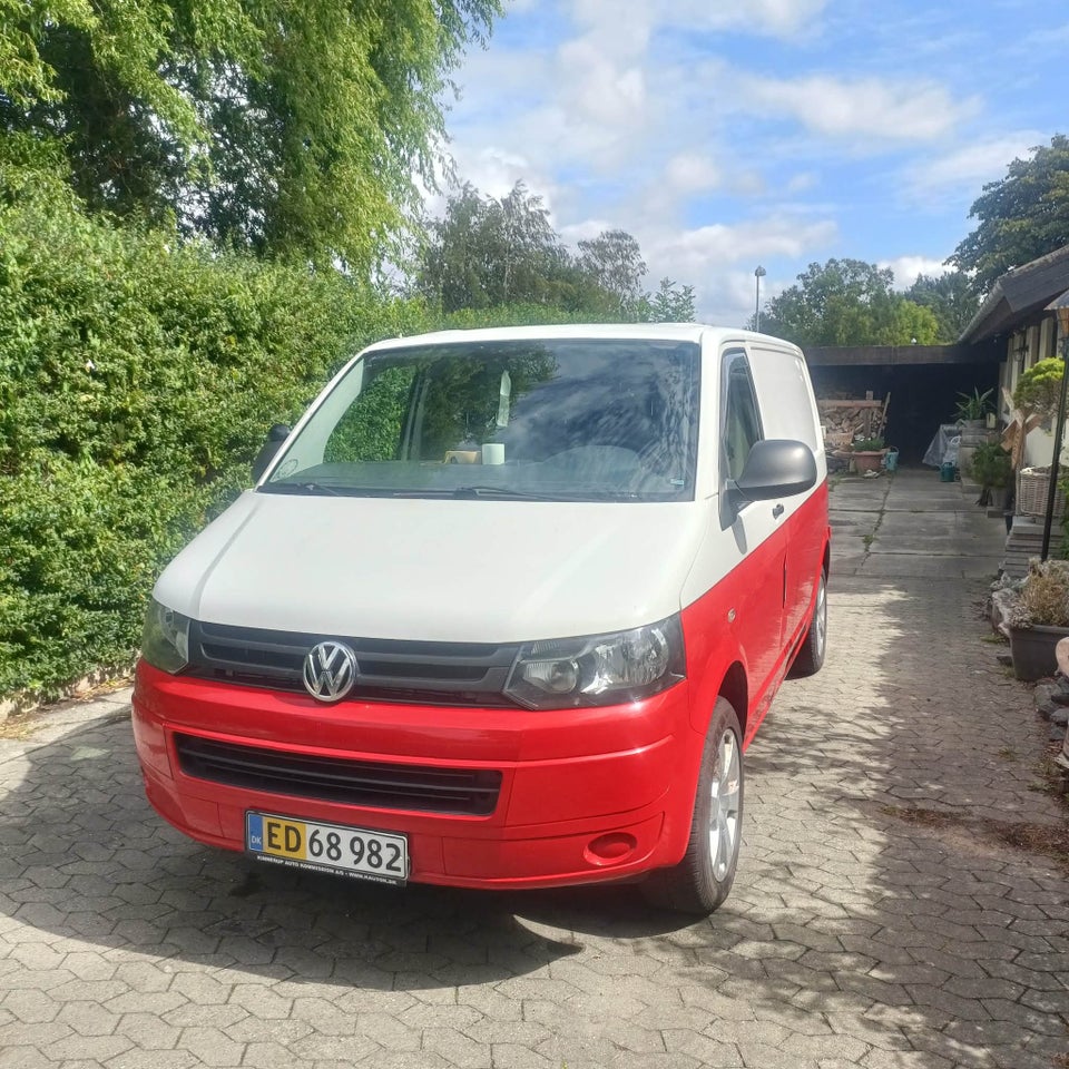 VW Transporter 2,0 TDi 84 Kassevogn kort