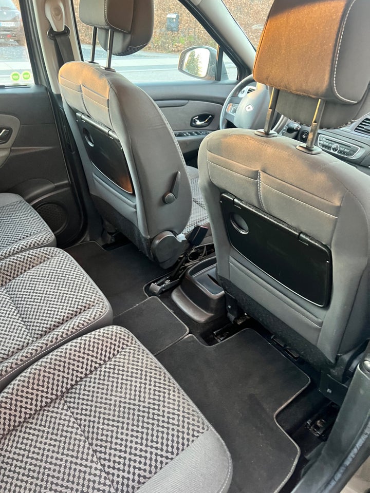 Renault Grand Scenic III 1,6 16V Expression 7prs 5d