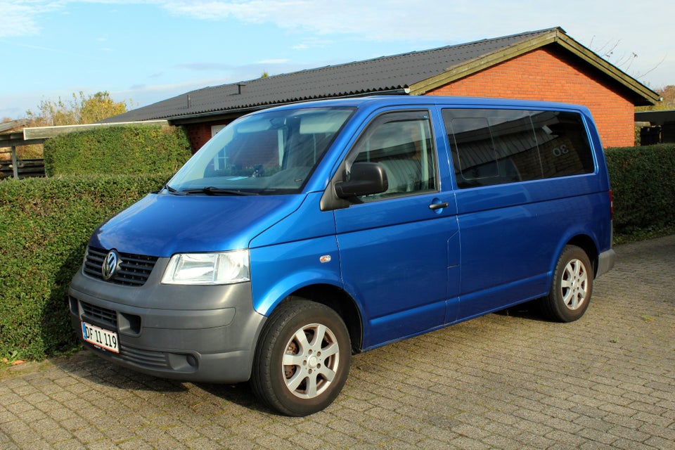 VW Transporter 2,5 TDi 174 Kombi DSG lang 5d