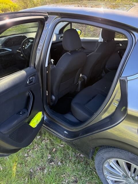 Peugeot 208 1,2 PureTech 82 Exclusive+ 5d