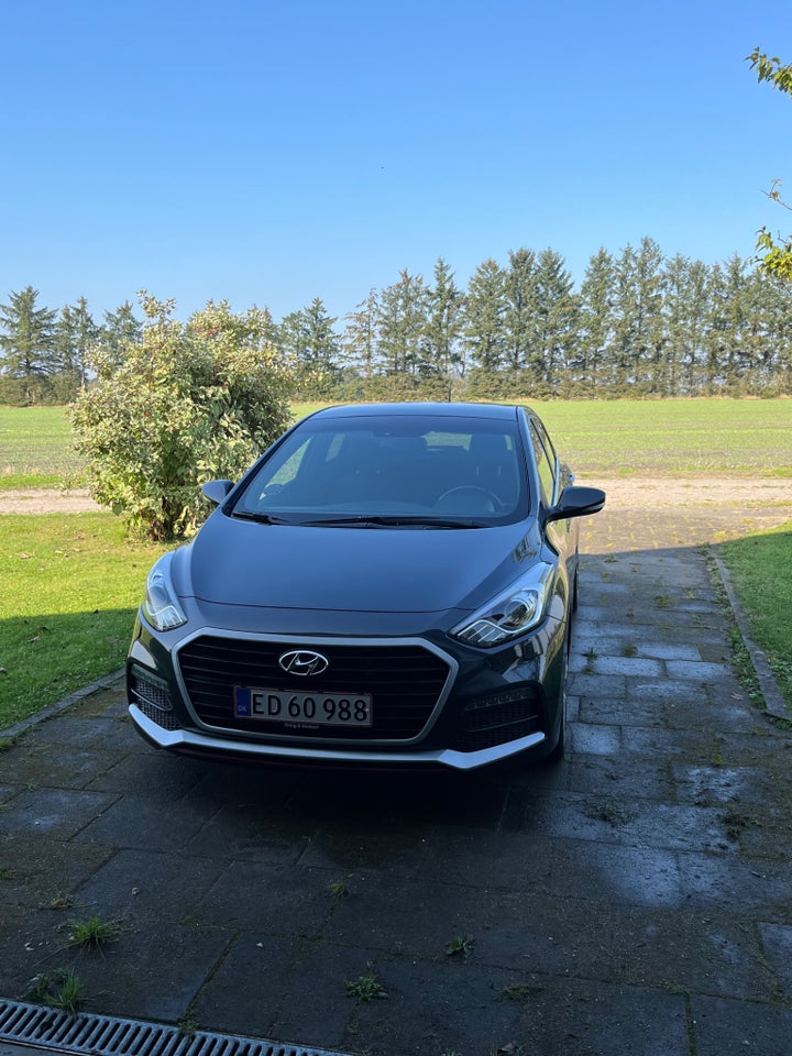 Hyundai i30 1,6 T-GDi Sport 5d