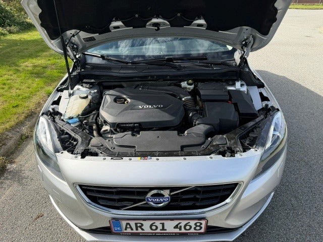 Volvo V40 1,6 T4 180 Momentum aut. 5d