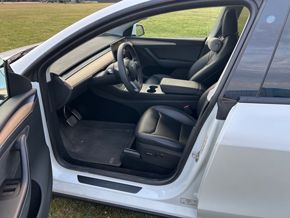 Tesla Model Y RWD 5d