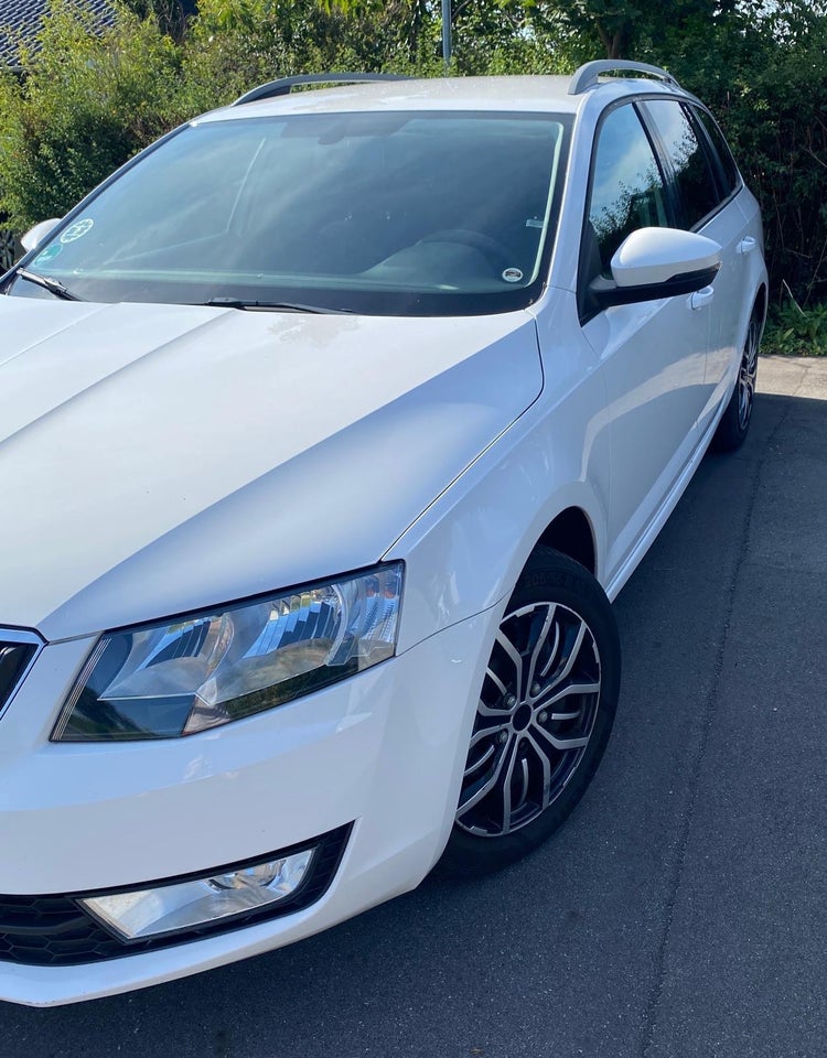 Skoda Octavia 1,6 TDi 105 Active 5d