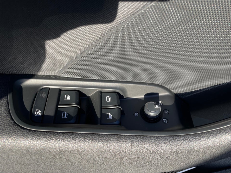 Audi A3 1,6 TDi Attraction Sportback 5d