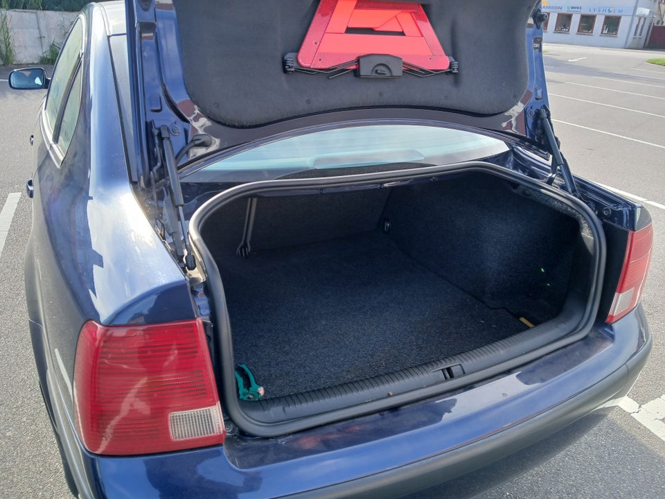 VW Passat 1,6 Comfortline 4d