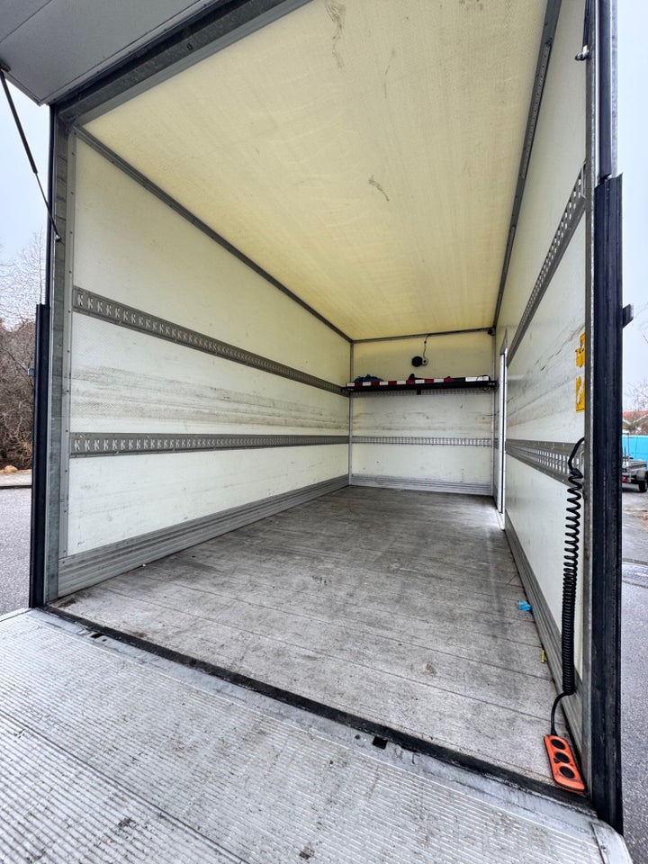 Mercedes Sprinter 516 2,2 CDi R2 Chassis aut. 2d