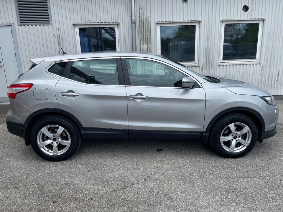 Nissan Qashqai 1,2 Dig-T 115 Acenta Connect 5d