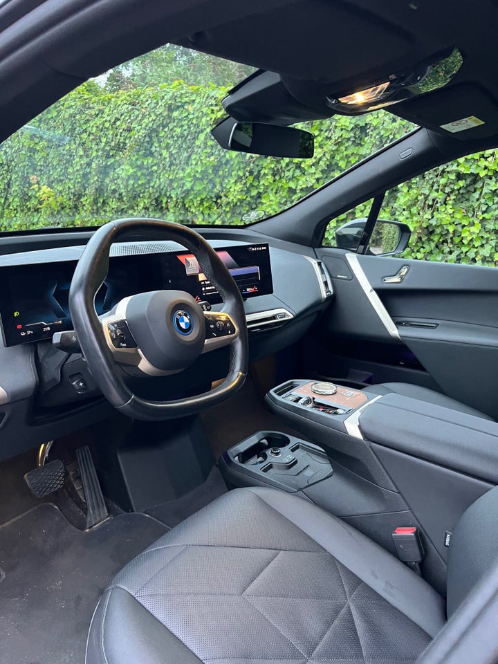 BMW iX xDrive40 Fully Charged Sport 5d